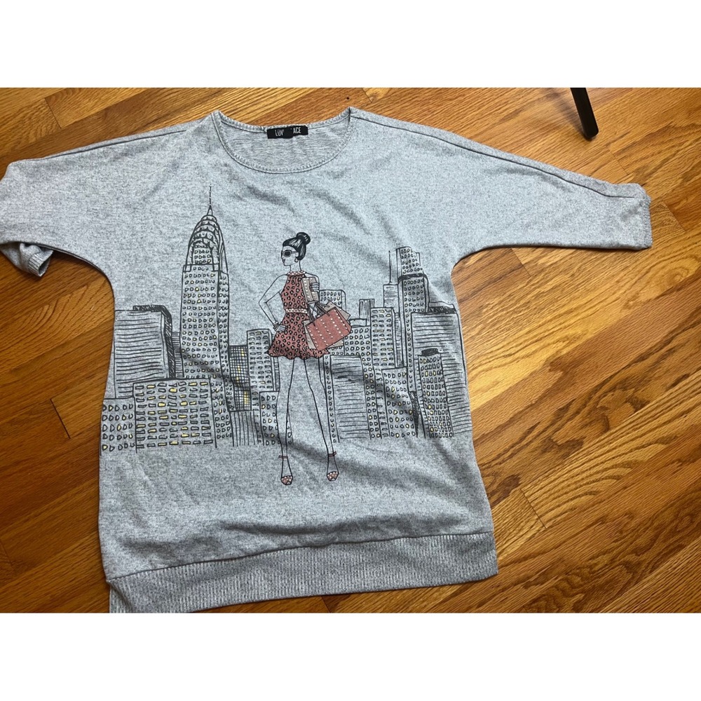 Love + Lace Graphic Boho  Pullover New York City Skyline Top Embellished S